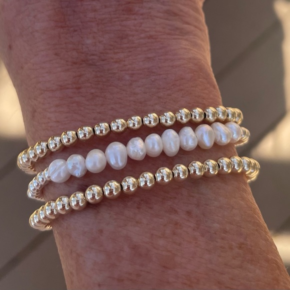 Pearl - Handmade sterling silver bead + freshwater pearl stretch bracelet - Picture 7 of 8